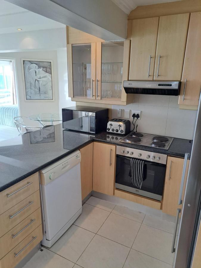 3 Bedroom Sea Facing Family Apartment Cape Town Moullie Point Eksteriør billede