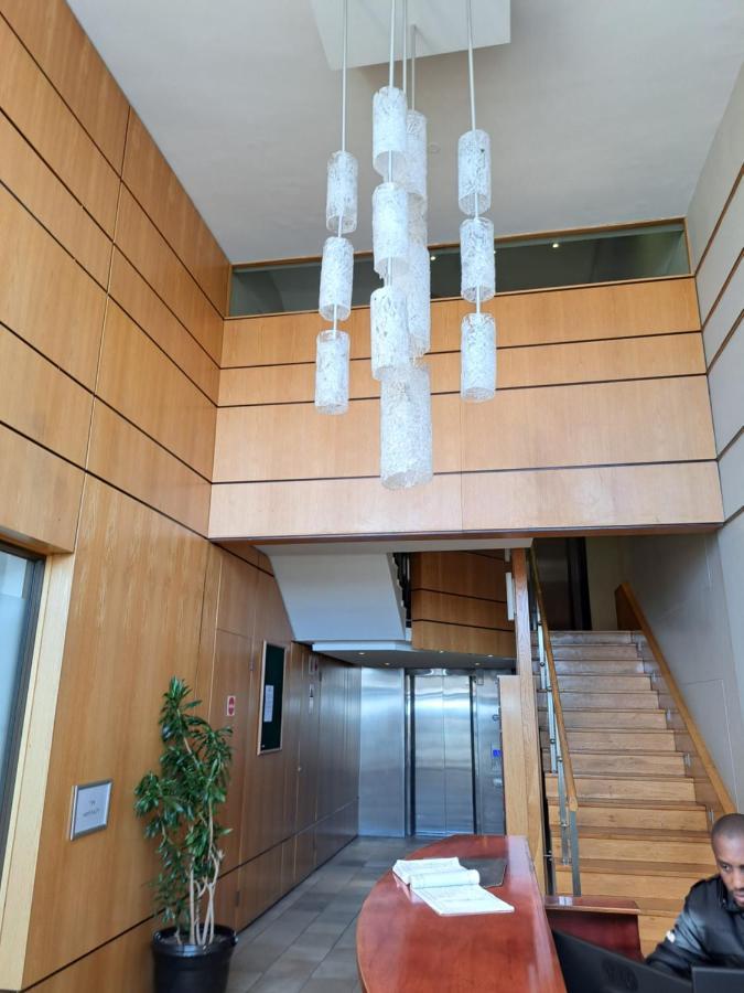 3 Bedroom Sea Facing Family Apartment Cape Town Moullie Point Eksteriør billede