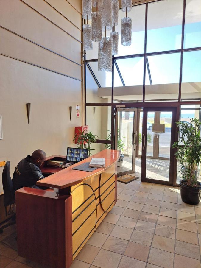 3 Bedroom Sea Facing Family Apartment Cape Town Moullie Point Eksteriør billede