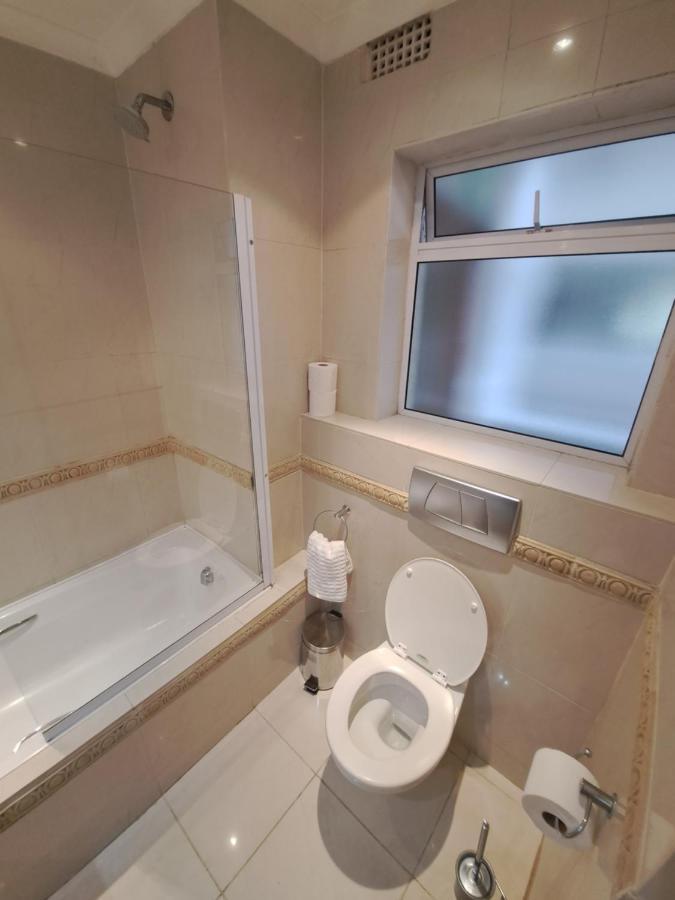3 Bedroom Sea Facing Family Apartment Cape Town Moullie Point Eksteriør billede